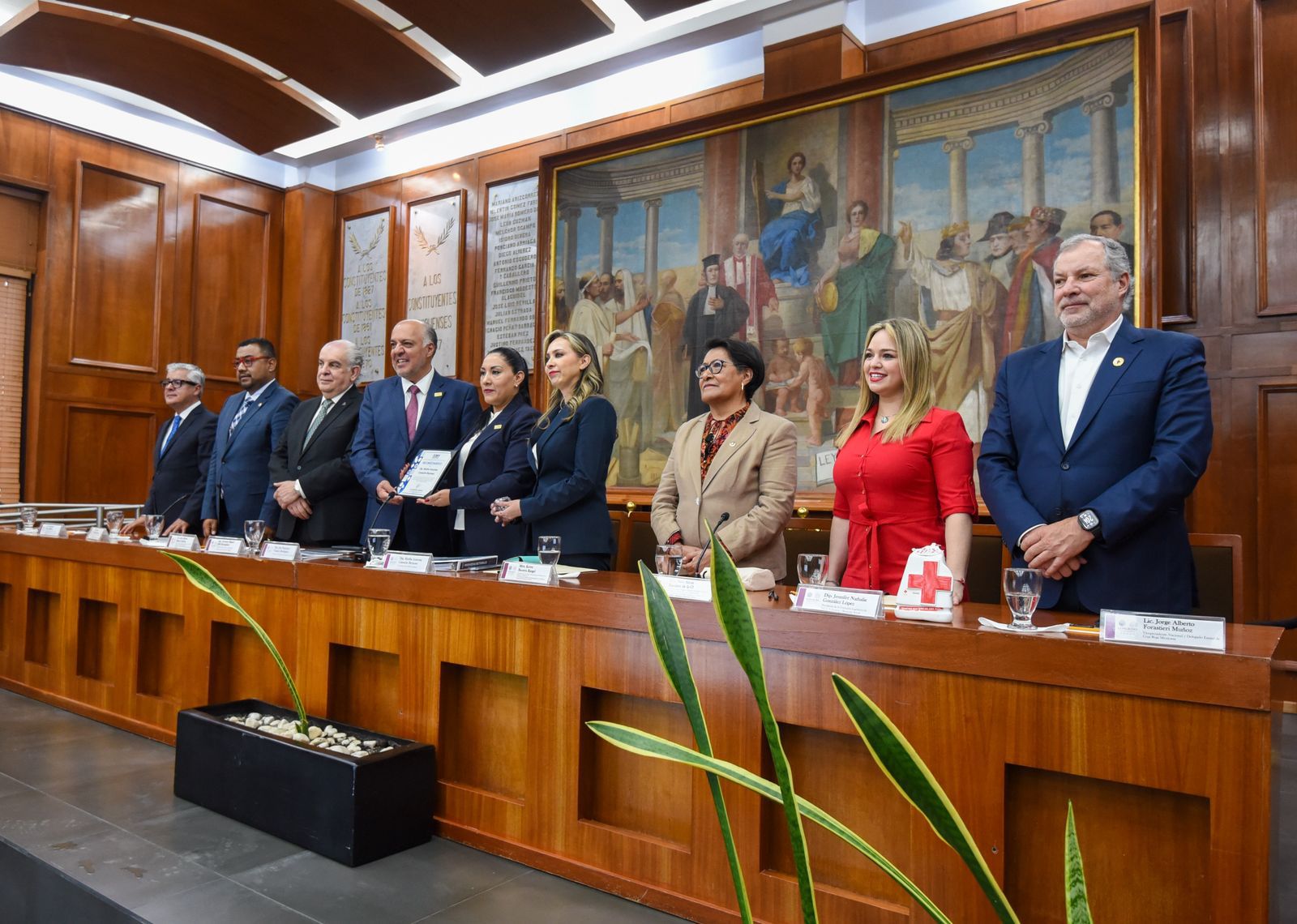 Cruz Roja Mexicana impulsa iniciativa de ley para fortalecer su operación mediante aportación anual por vehículo en el Estado de México